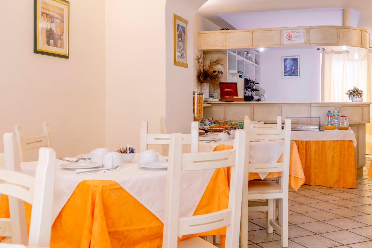 Hotel Cavour Olbia Esterno foto