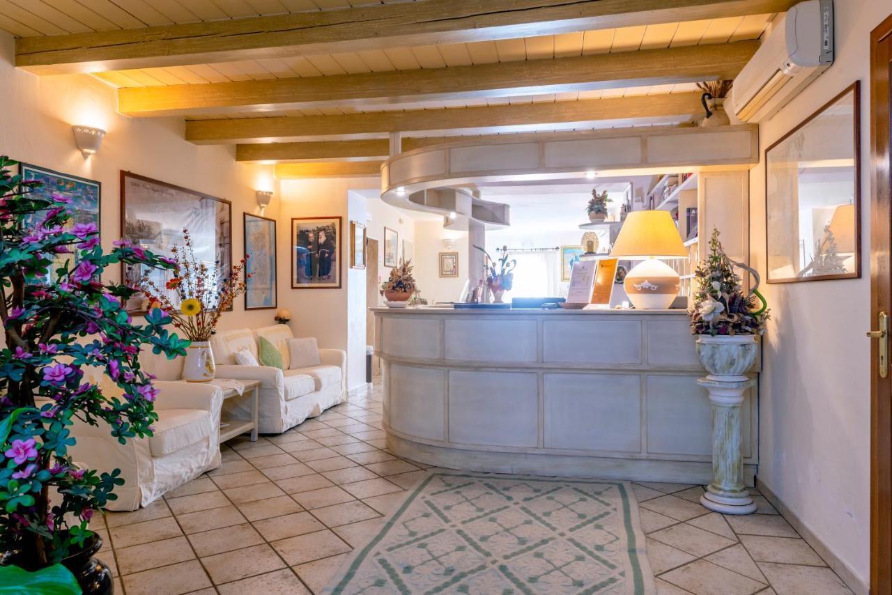 Hotel Cavour Olbia Esterno foto