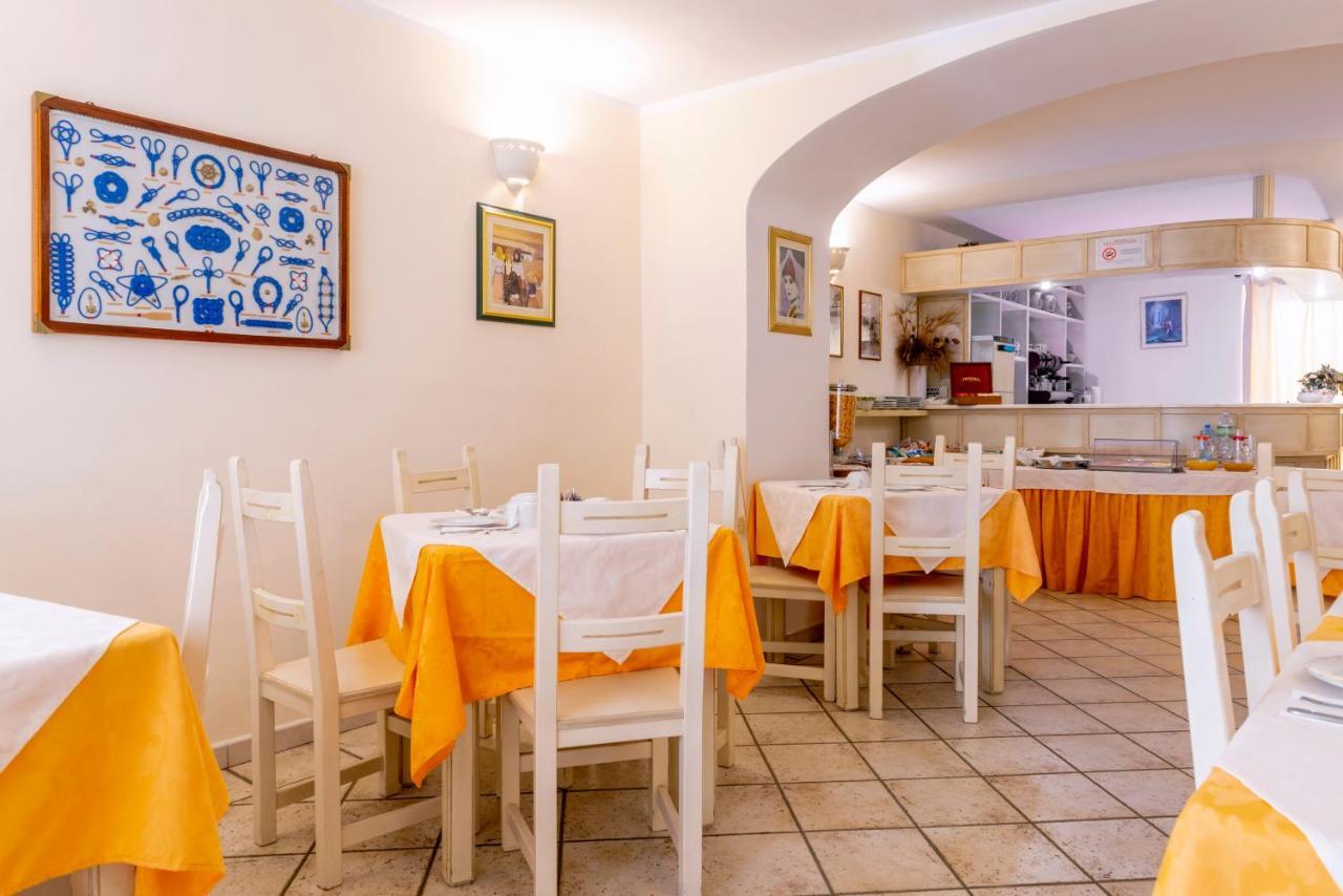 Hotel Cavour Olbia Esterno foto