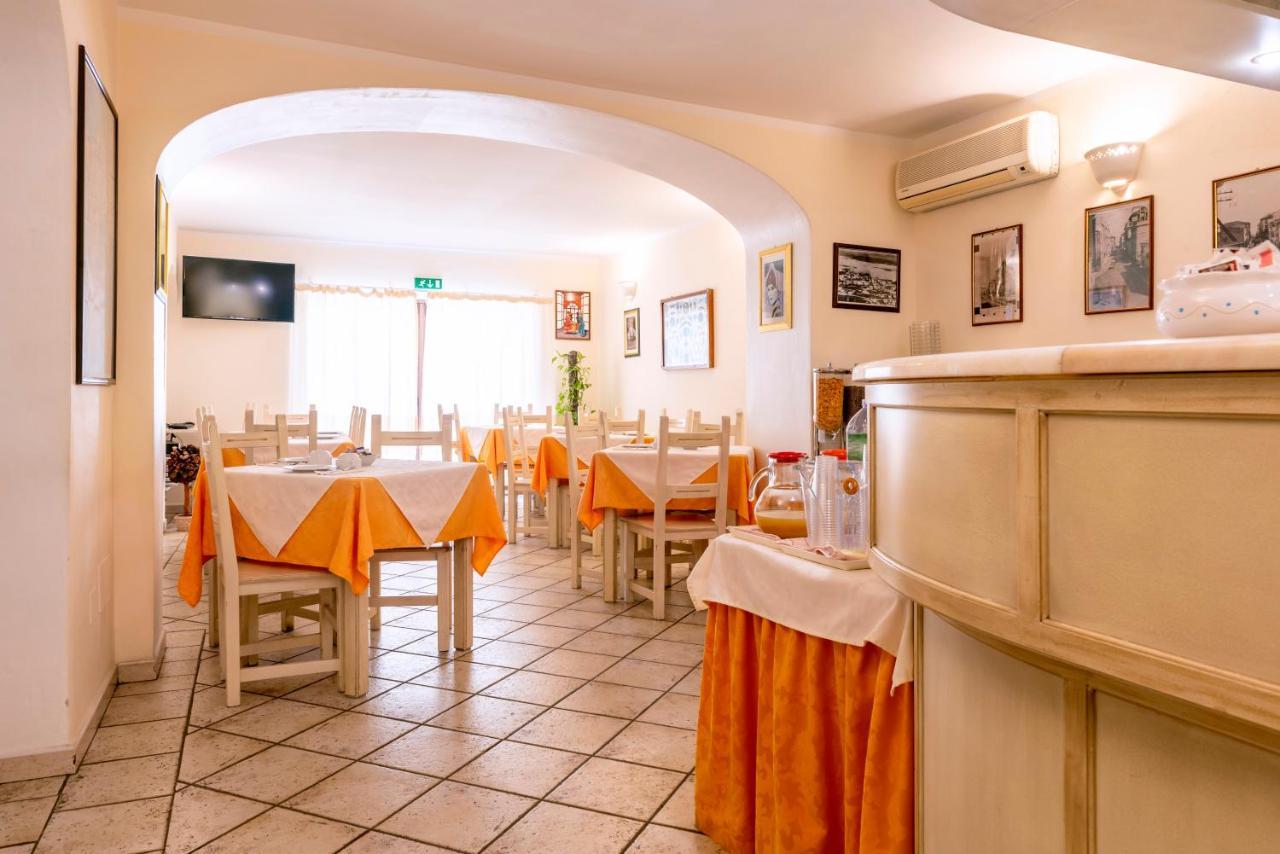 Hotel Cavour Olbia Esterno foto
