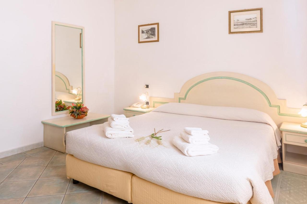 Hotel Cavour Olbia Esterno foto