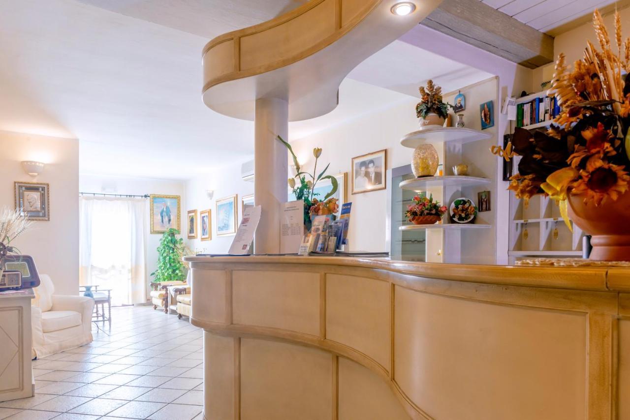 Hotel Cavour Olbia Esterno foto