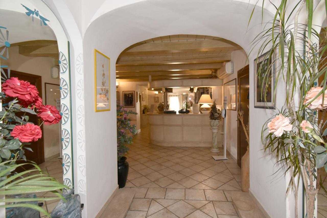 Hotel Cavour Olbia Esterno foto