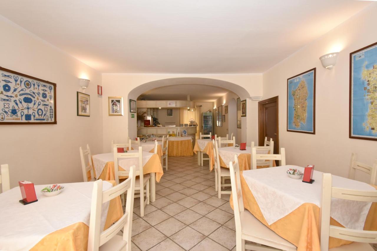 Hotel Cavour Olbia Esterno foto