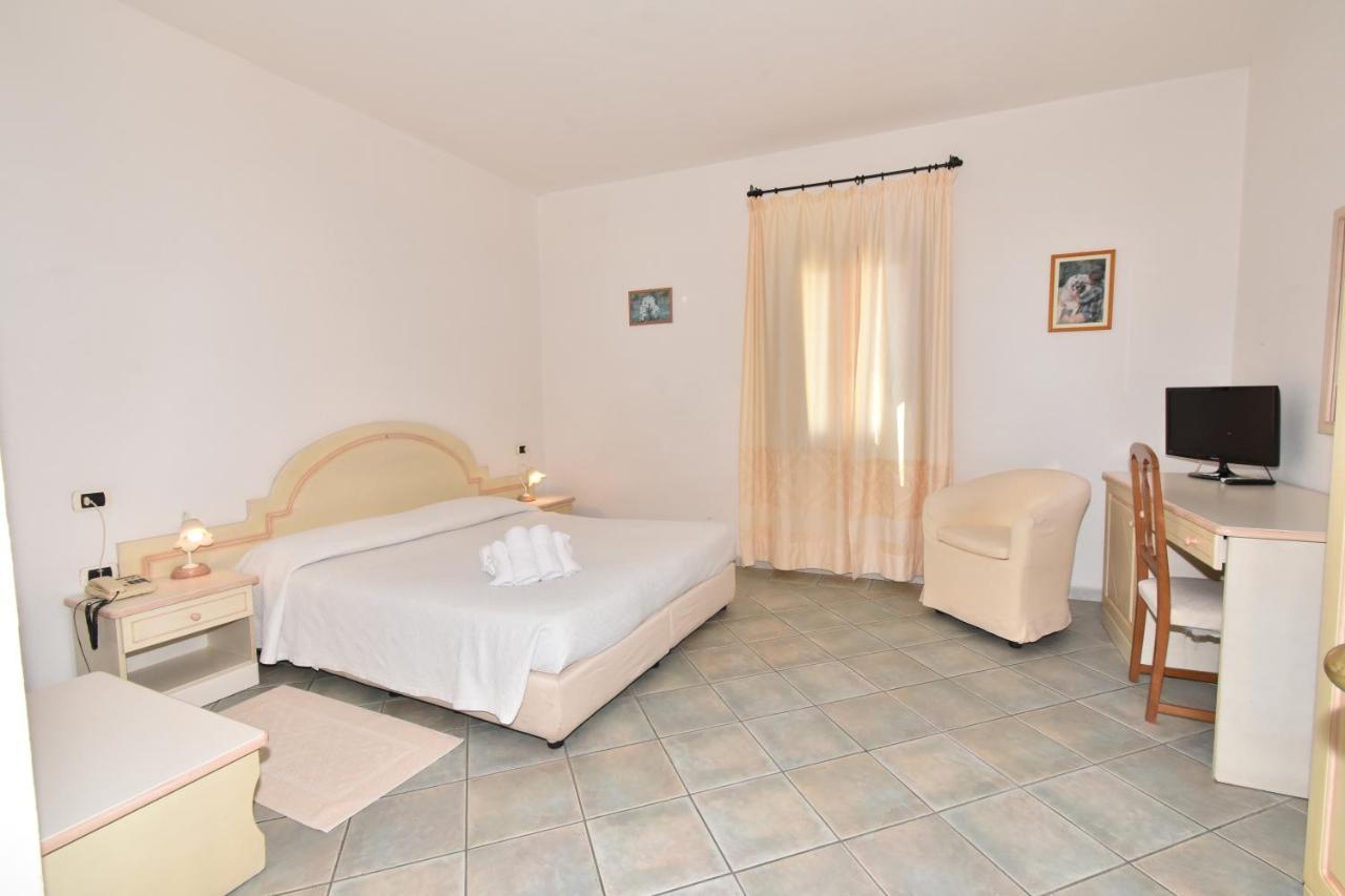 Hotel Cavour Olbia Esterno foto