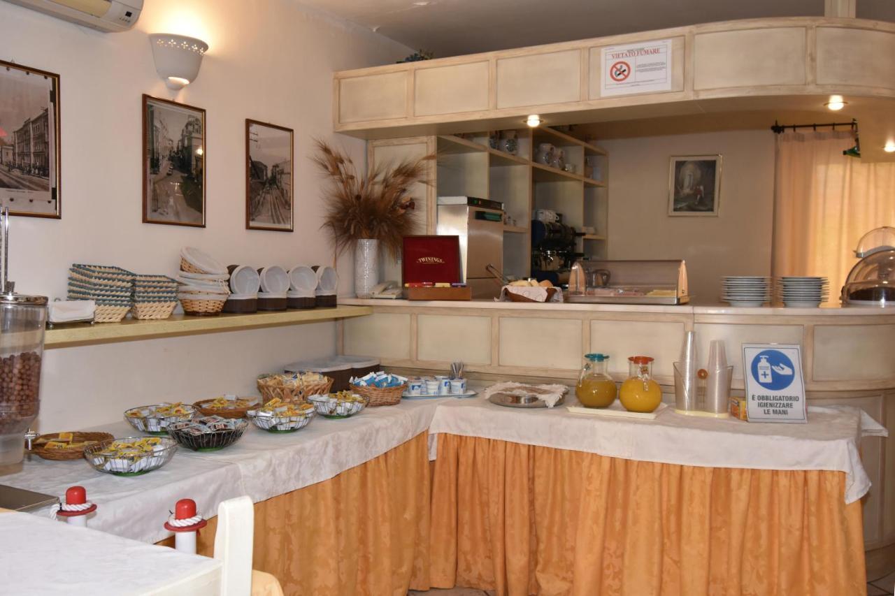 Hotel Cavour Olbia Esterno foto