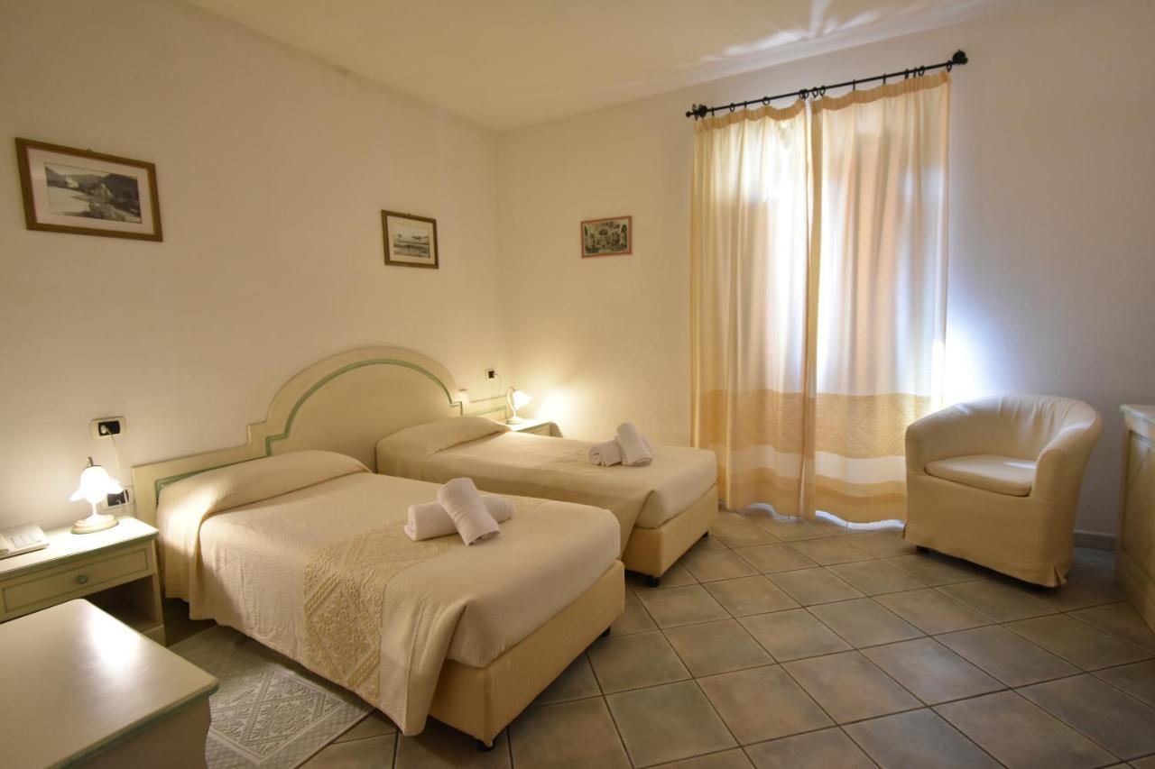 Hotel Cavour Olbia Esterno foto