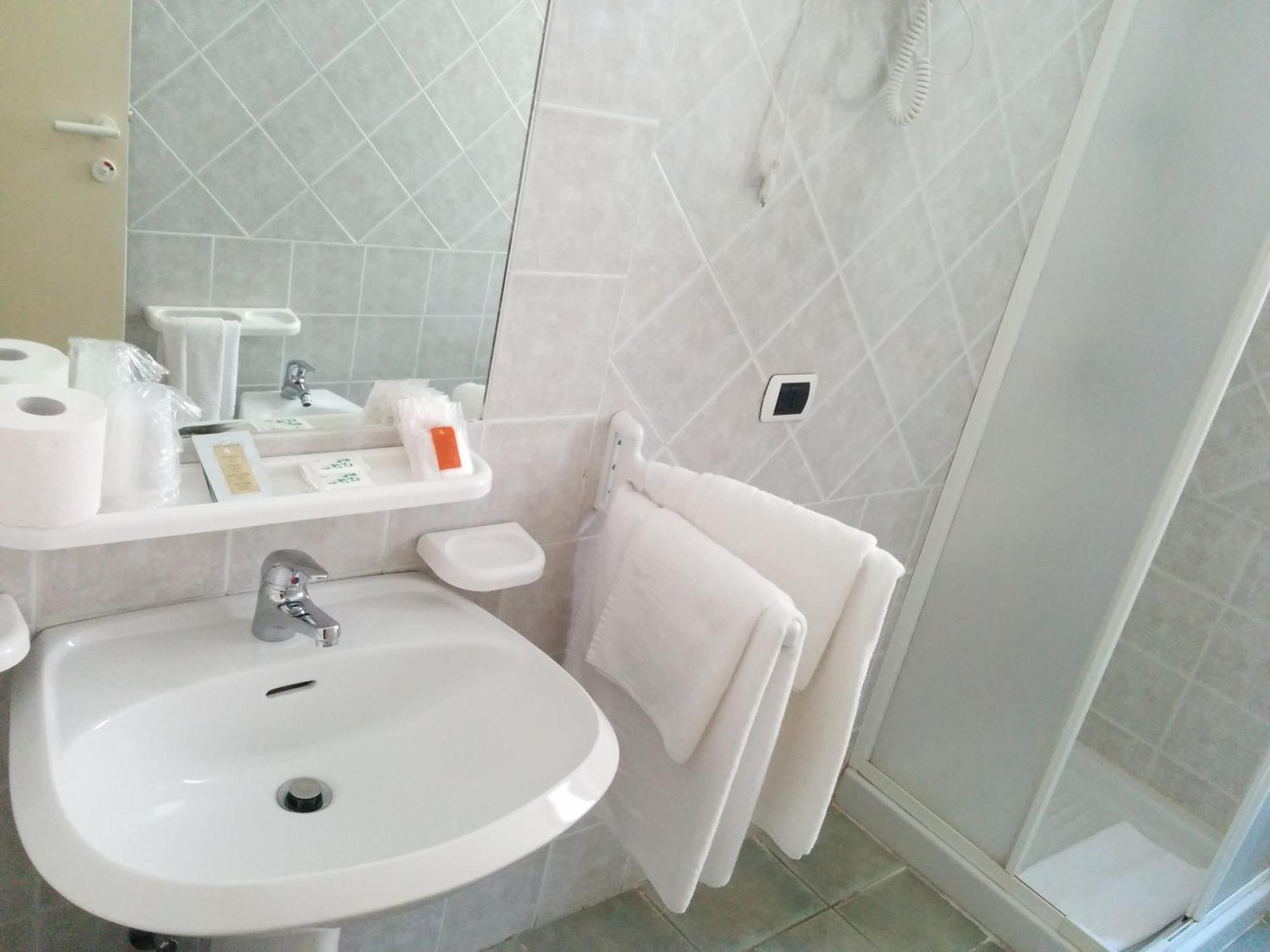 Hotel Cavour Olbia Esterno foto