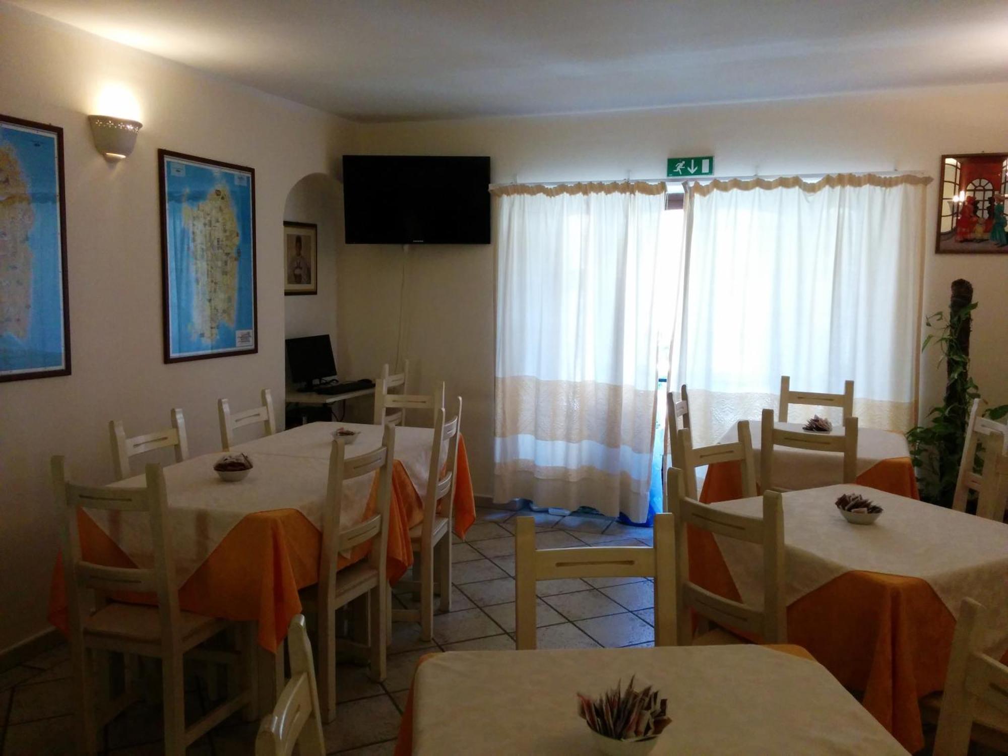 Hotel Cavour Olbia Esterno foto