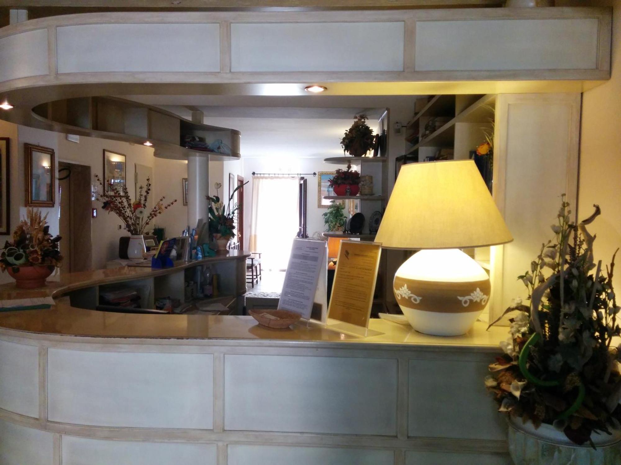 Hotel Cavour Olbia Esterno foto