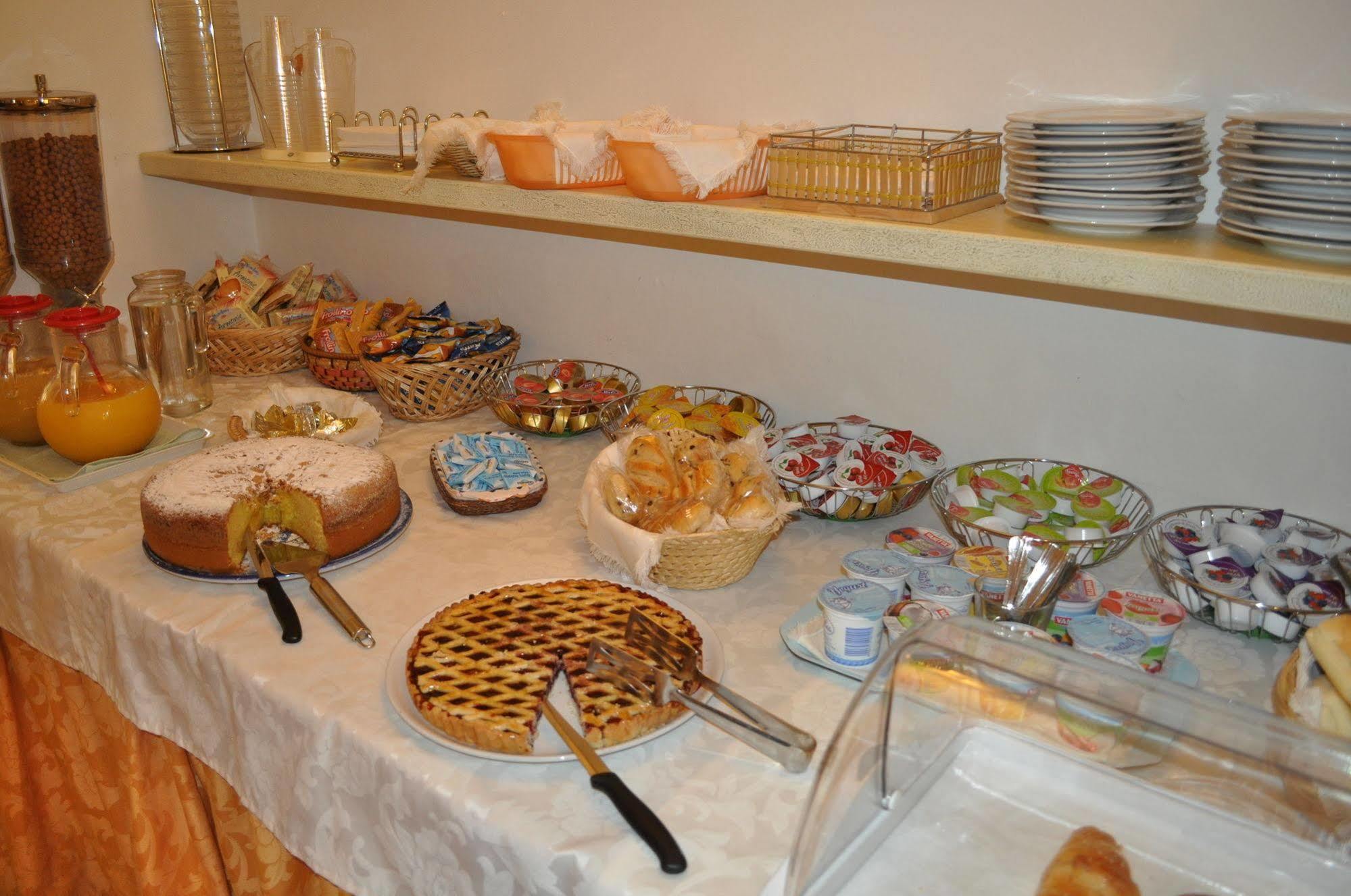 Hotel Cavour Olbia Esterno foto
